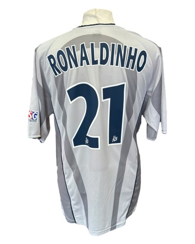 Paris 2001-2002 AWAY 21 RONALDINHO