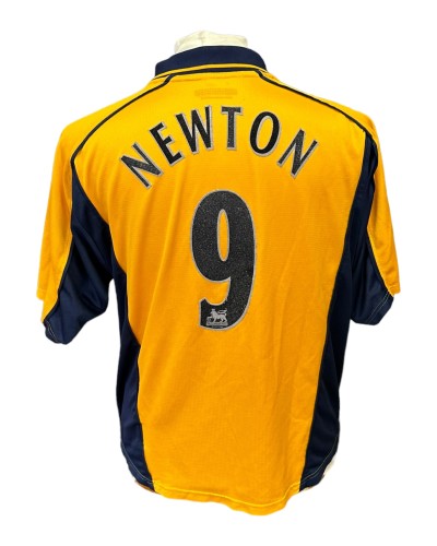 Liverpool 2000-2001 AWAY NEWTON 9